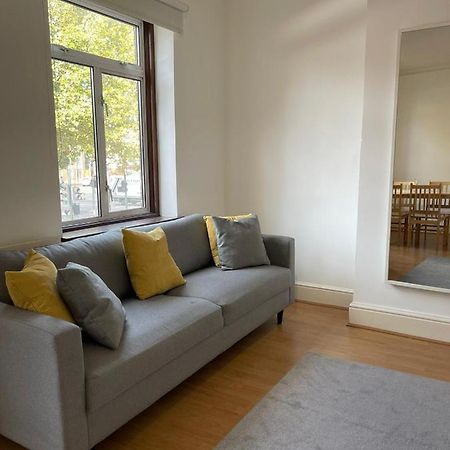 Amazing 3 Bedroom Flat Minutes From Tower Bridge London Bagian luar foto